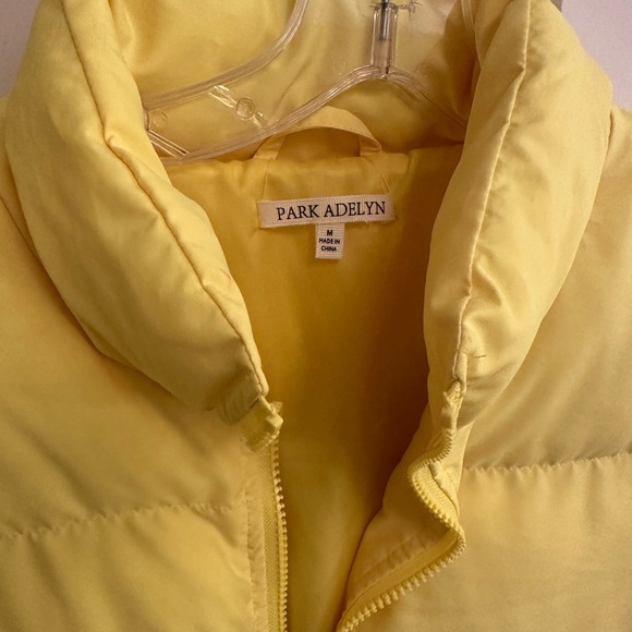 Park Adelyn Yellow cropped puffer coat size M - Picture 2 of 3